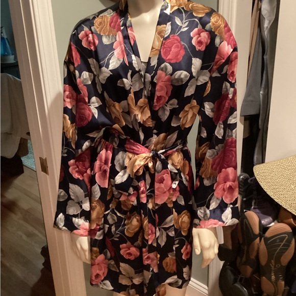 Victoria Secret Robe - Picture 3 of 15